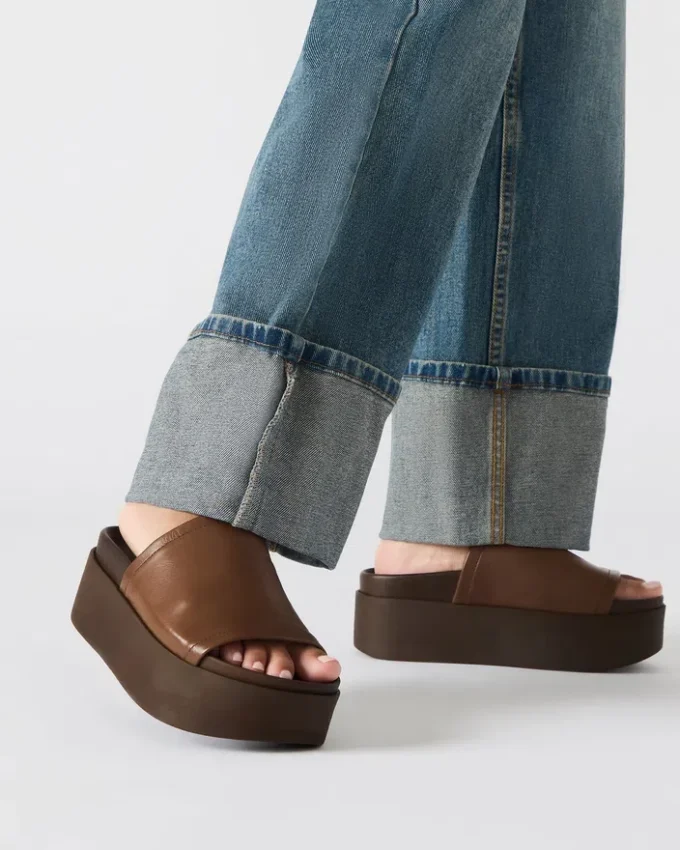 Arwen Brown Leather Arwen Brown Leather