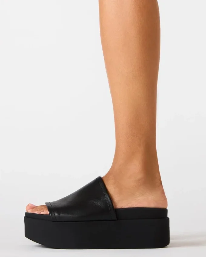 Arwen Black Leather Arwen Black Leather