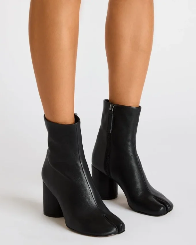 Caro Black Leather Caro Black Leather