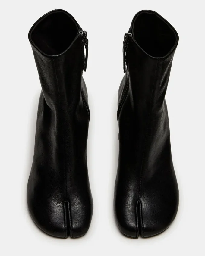 Caro Black Leather Caro Black Leather