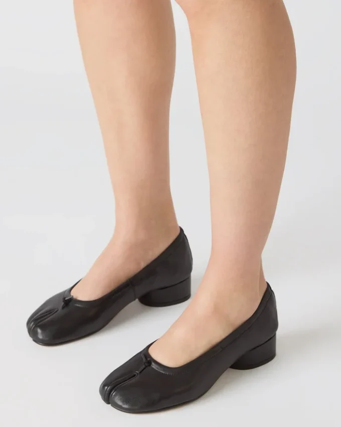 Cyra Black Leather Cyra Black Leather