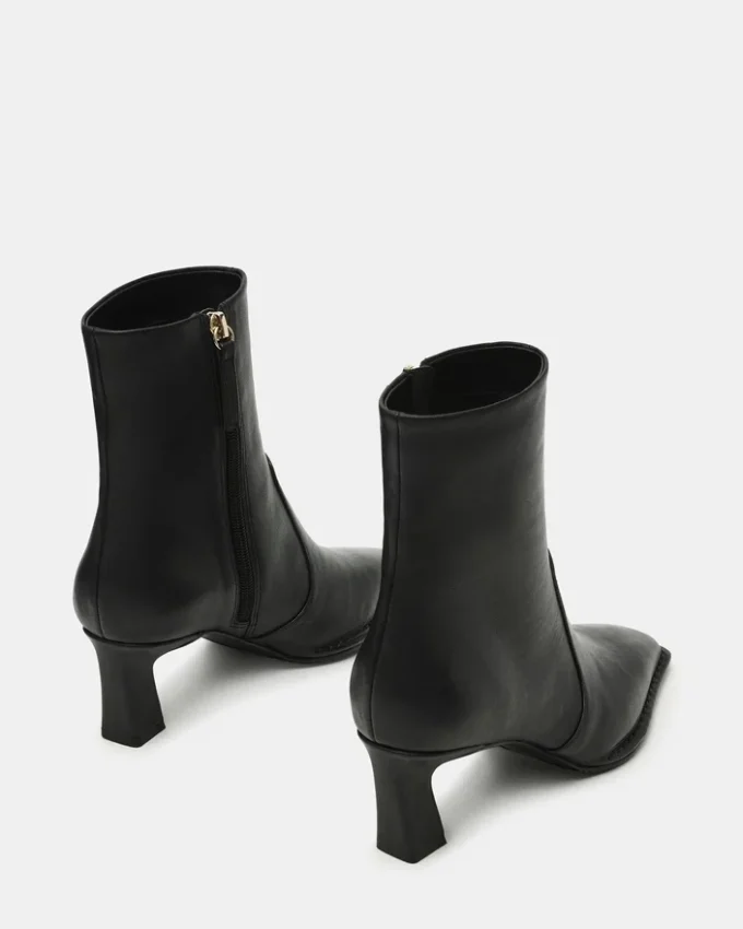 Fare Black Leather Fare Black Leather