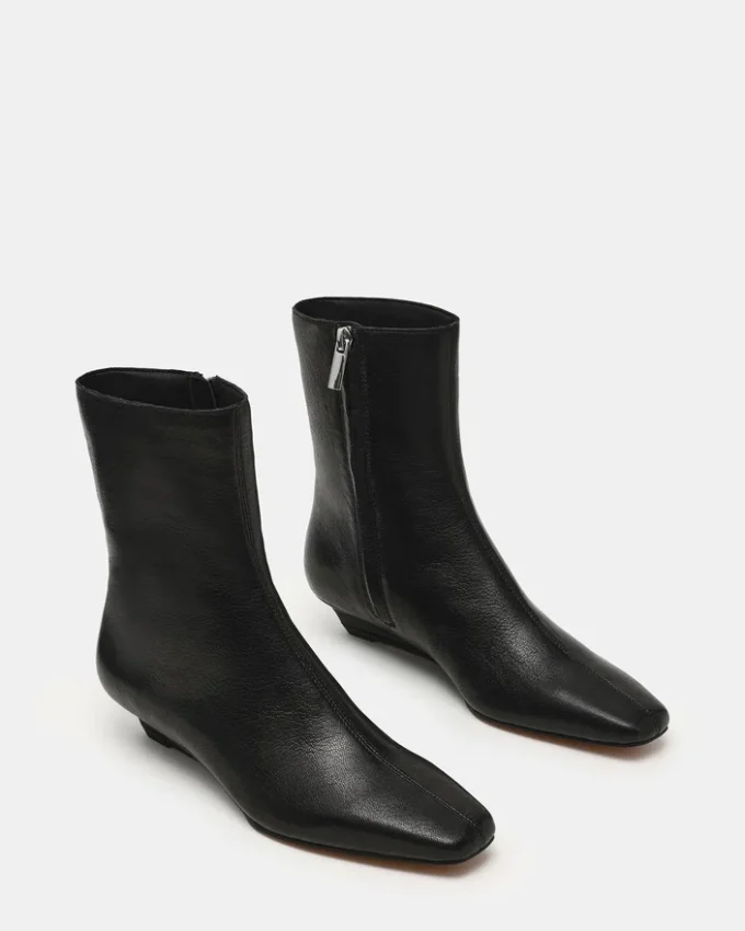 Flaire Black Leather Flaire Black Leather