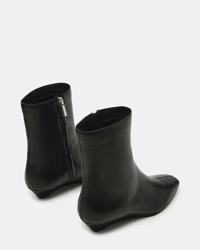 Flaire Black Leather Flaire Black Leather