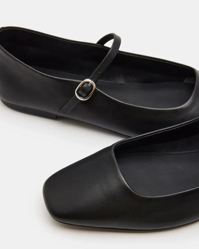 Maple Black Leather Maple Black Leather