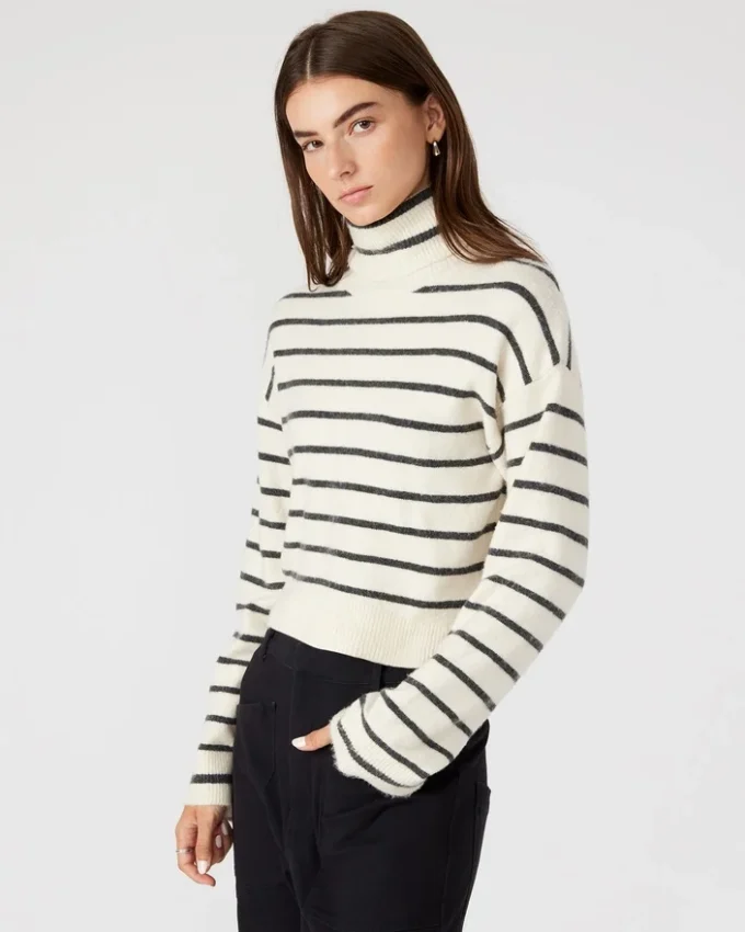 Narsha Sweater White/Black Narsha Sweater White/Black