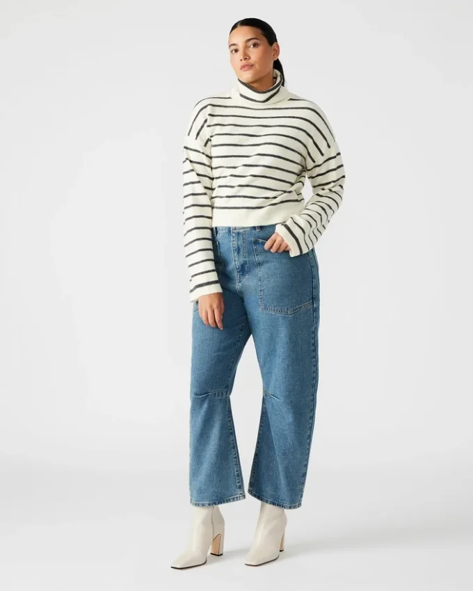 Narsha Sweater White/Black Narsha Sweater White/Black