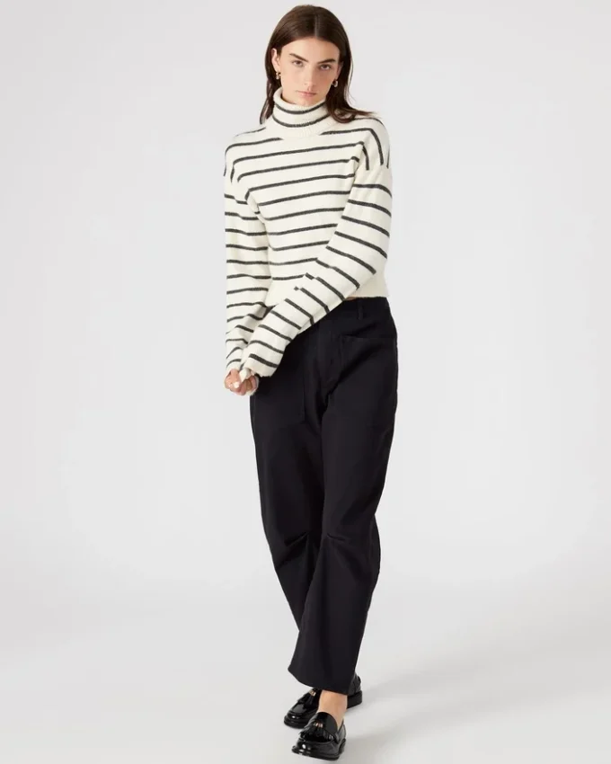Narsha Sweater White/Black Narsha Sweater White/Black