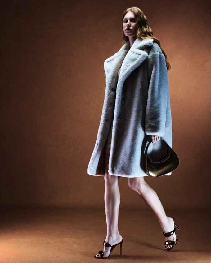 Saturn Bronze Saturn Bronze