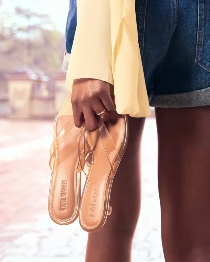 Tracie Jelly Tan Tracie Jelly Tan